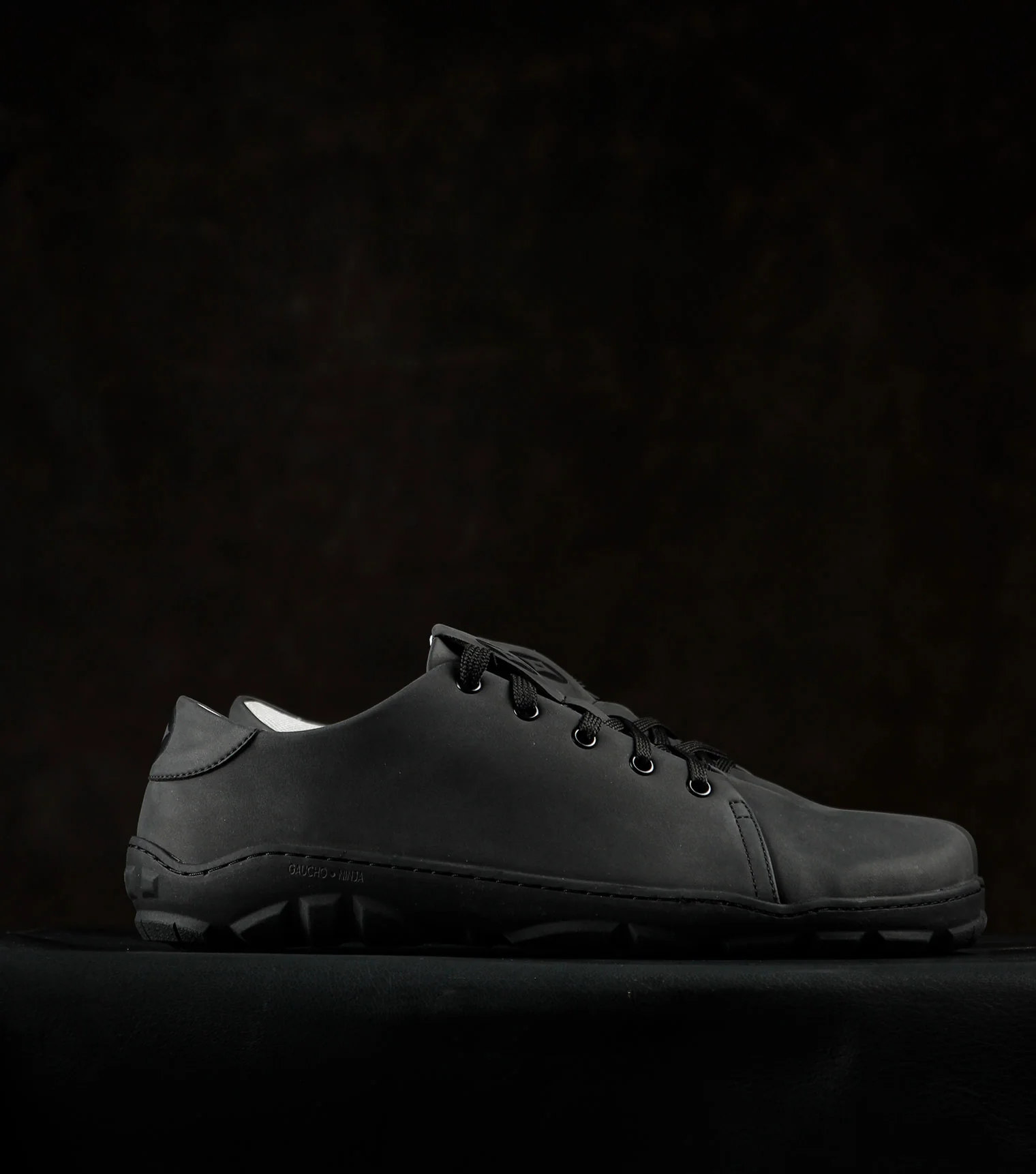 barefoot-safety-trainers-01