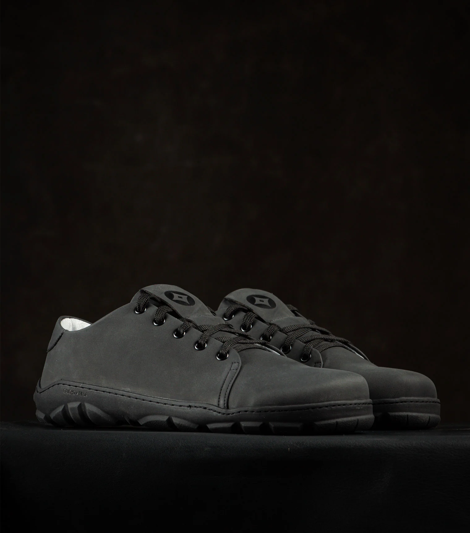 barefoot-safety-trainers-02