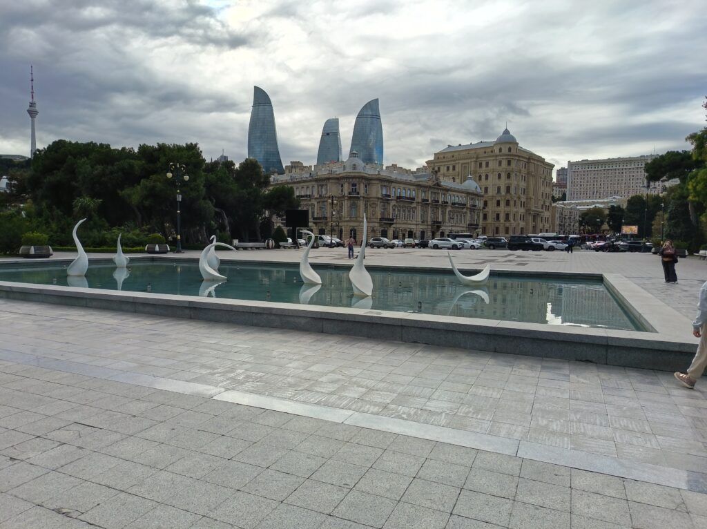 Z bosonogimi koraki po Azerbajdžanu