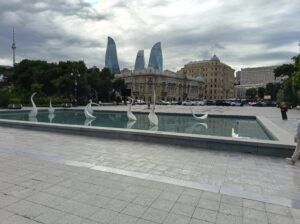 Z bosonogimi koraki po Azerbajdžanu
